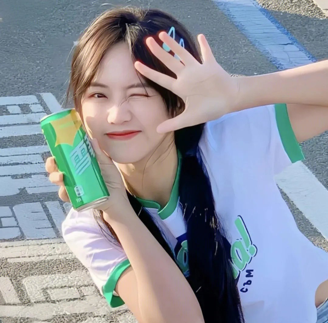 有色彩的女子